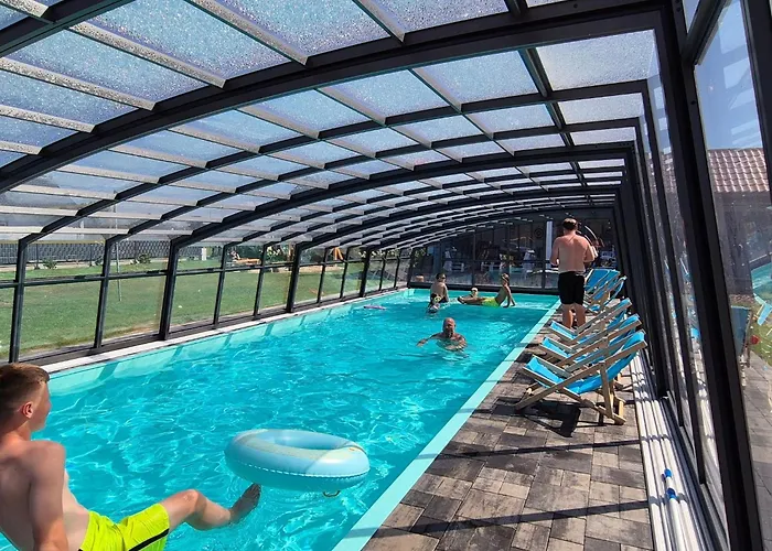 別荘 Holiday Home For 5 People By Interhome ルシノボ